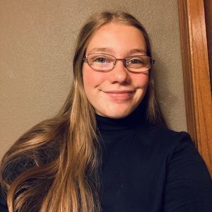 Meet your Posher, Emily